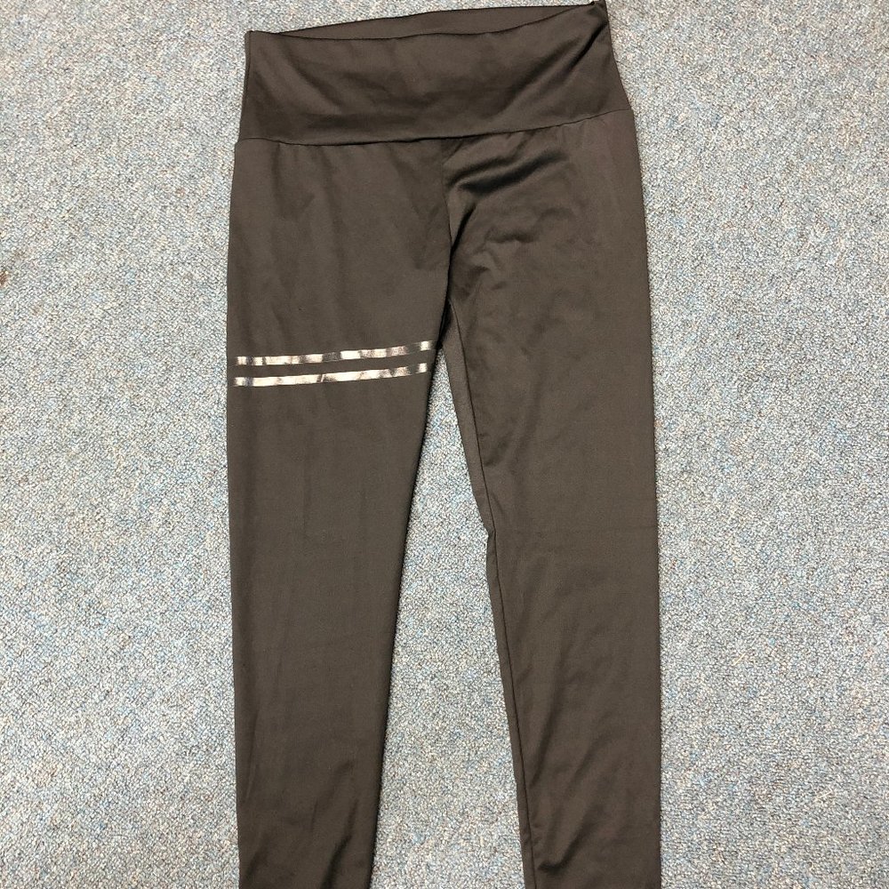 Black leggings with accent